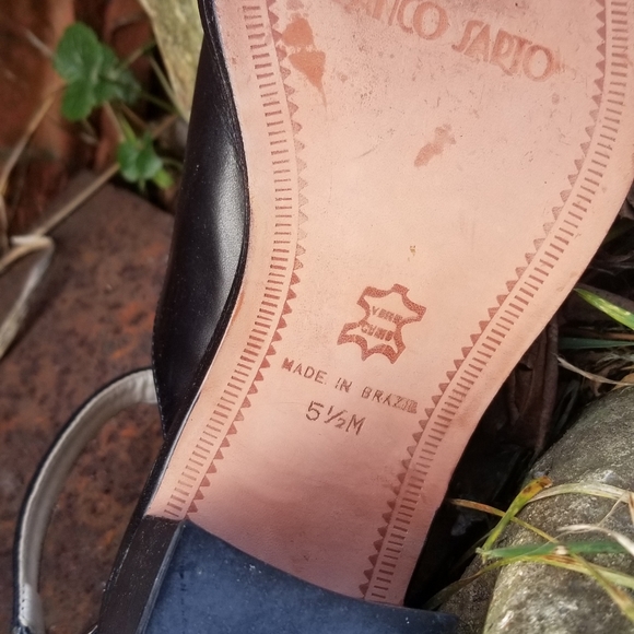 Leather t -strap heels - Picture 2 of 3